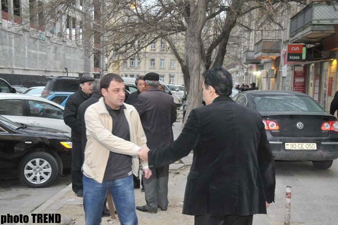 Dostlar və yaxınlar Anar Məmmədxanovla vidalaşmağa gəliblər (FOTO)