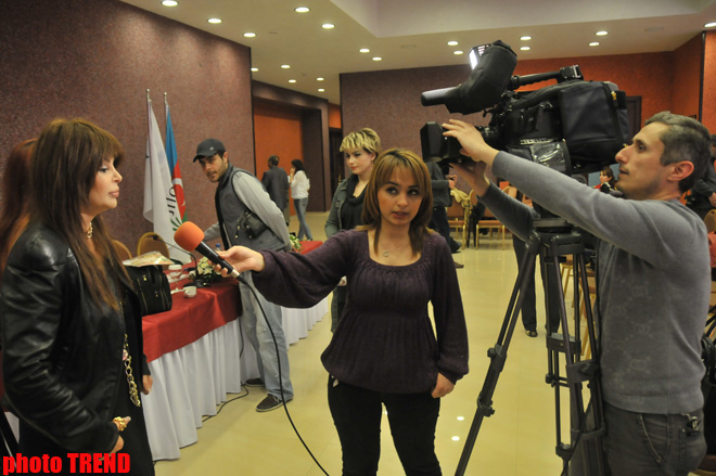 Aygün Kazımova jurnalistə dəymiş maddi ziyanı ödəmədi (FOTO)