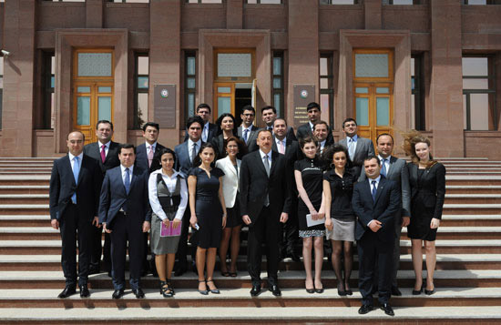 Prezident İlham Əliyev: Azərbaycan bir neçə il ərzində inqilabi dəyişiklik edə bilib (ƏLAVƏ OLUNUB) (FOTO)