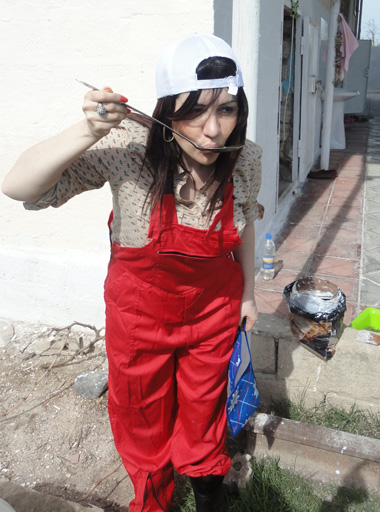 "Sehrli xalat" geyinən ulduzlar "yun didib", "toyuq-cücə yemləyib" "ağac bellədilər" (FOTO)