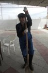"Sehrli xalat" geyinən ulduzlar "yun didib", "toyuq-cücə yemləyib" "ağac bellədilər" (FOTO)