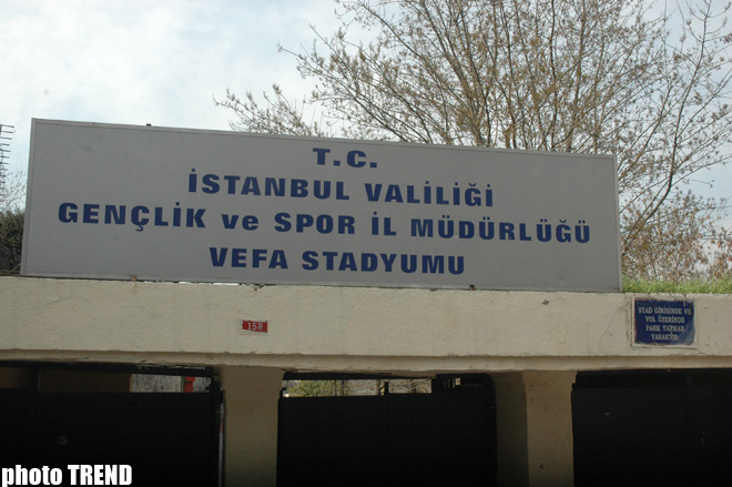 Tanınmış türk prodüserinin İstanbuldakı şəxsi binası və uşaqlıq macəraları (FOTO)