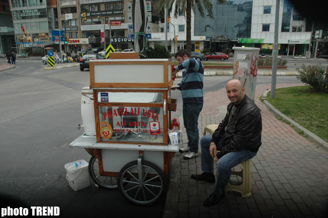 Tanınmış türk prodüserinin İstanbuldakı şəxsi binası və uşaqlıq macəraları (FOTO)
