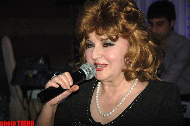 İllərə meydan oxuyan müğənni Təranə Vəlizadə (FOTO)