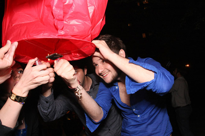 "Eurovision 2011"-də Azərbaycanı təmsil edəcək Nigar və Eldarı Kiyevdən Almaniyaya böyük coşqu ilə yola salıblar (FOTO)