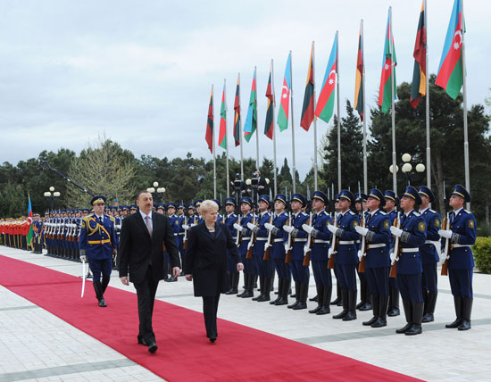 Litva Prezidentinin Azərbaycanda rəsmi qarşılanma mərasimi olub (FOTO)