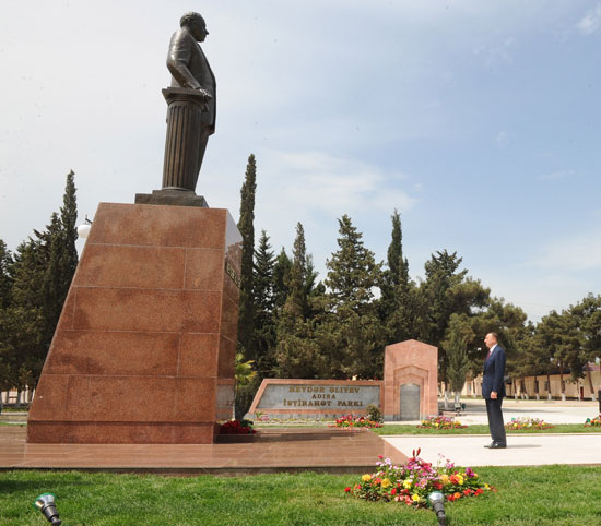 Prezident İlham Əliyev İmişli rayonuna gəlib (FOTO)