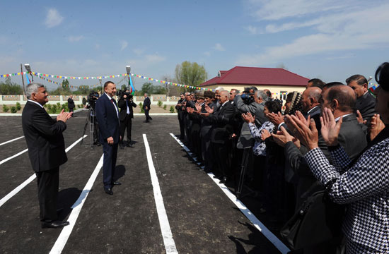 Regionların sosial-iqtisadi inkişafı Dövlət Proqramında nəzərdə tutulan bütün məsələlər həllini tapmalıdır - Prezident İlham Əliyev (FOTO)