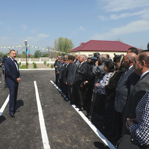 Regionların sosial-iqtisadi inkişafı Dövlət Proqramında nəzərdə tutulan bütün məsələlər həllini tapmalıdır - Prezident İlham Əliyev (FOTO)