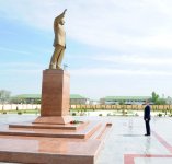 İlham Əliyev Sabirabad-Qasımbəyli-Narlıq-Qaraqaşlı avtomobil yolunun 15 kilometrlik hissəsinin yenidənqurmadan sonra açılışında iştirak edib (FOTO)