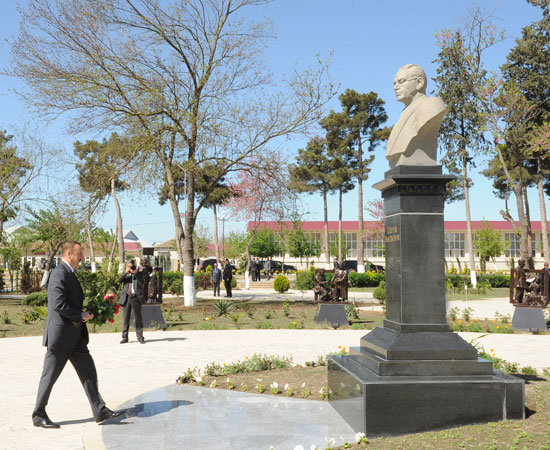 Azərbaycan Prezidenti Üzeyir Hacıbəyli adına Qarabağ Muğam Mərkəzi ilə tanış olub (FOTO)