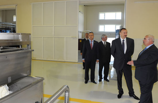 Azərbaycan Prezidenti Ağcabədidə yeni süd emalı zavodunun açılışında iştirak edib (FOTO)