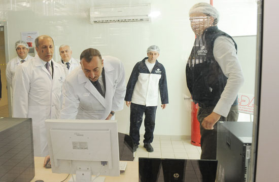 İlham Əliyev Ağcabədi rayonunda "Atena" süd məhsulları kombinatının açılışında iştirak edib (FOTO)