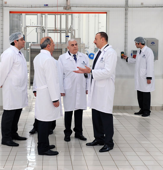 İlham Əliyev Ağcabədi rayonunda "Atena" süd məhsulları kombinatının açılışında iştirak edib (FOTO)