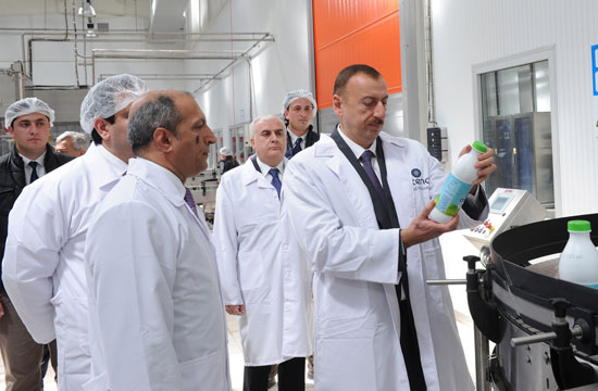 İlham Əliyev Ağcabədi rayonunda "Atena" süd məhsulları kombinatının açılışında iştirak edib (FOTO)