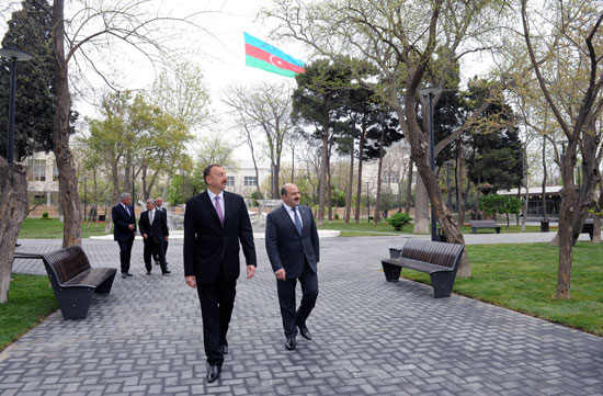 Azərbaycan Prezidenti Sovet İttifaqı Qəhrəmanı Qafur Məmmədovun adını daşıyan parkda olub (FOTO)