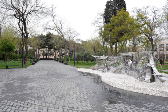 Azərbaycan Prezidenti Sovet İttifaqı Qəhrəmanı Qafur Məmmədovun adını daşıyan parkda olub (FOTO)