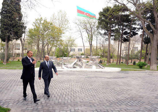 Azərbaycan Prezidenti Sovet İttifaqı Qəhrəmanı Qafur Məmmədovun adını daşıyan parkda olub (FOTO)