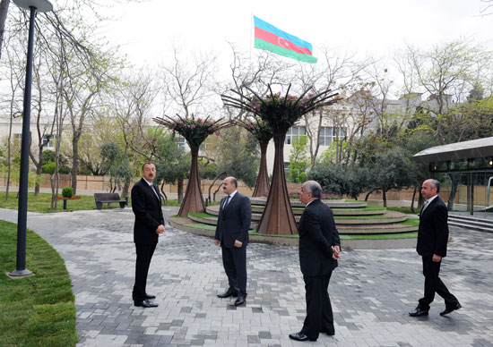 Azərbaycan Prezidenti Sovet İttifaqı Qəhrəmanı Qafur Məmmədovun adını daşıyan parkda olub (FOTO)