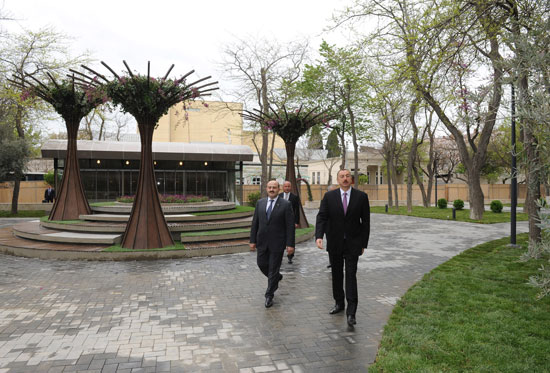 Azərbaycan Prezidenti Sovet İttifaqı Qəhrəmanı Qafur Məmmədovun adını daşıyan parkda olub (FOTO)
