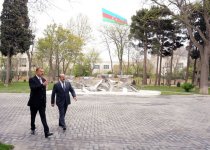Azərbaycan Prezidenti Sovet İttifaqı Qəhrəmanı Qafur Məmmədovun adını daşıyan parkda olub (FOTO)