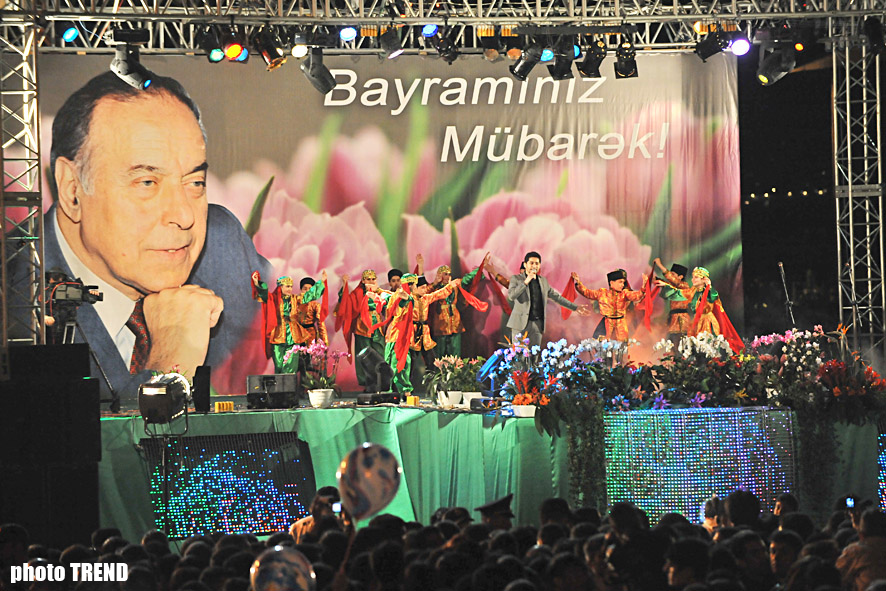 Milli parkda bayram konserti və möhtəşəm atəşfəşanlıq - FOTOSESSİYA