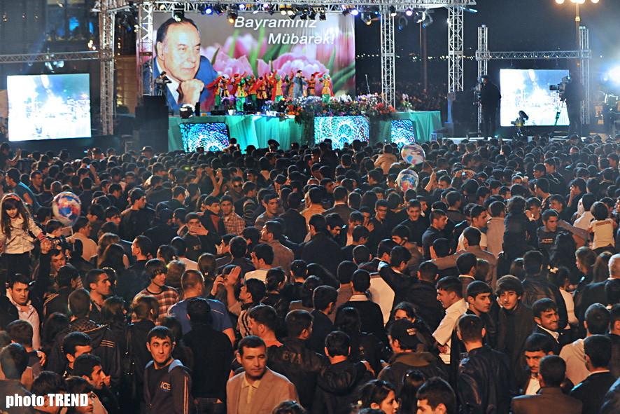 Milli parkda bayram konserti və möhtəşəm atəşfəşanlıq - FOTOSESSİYA