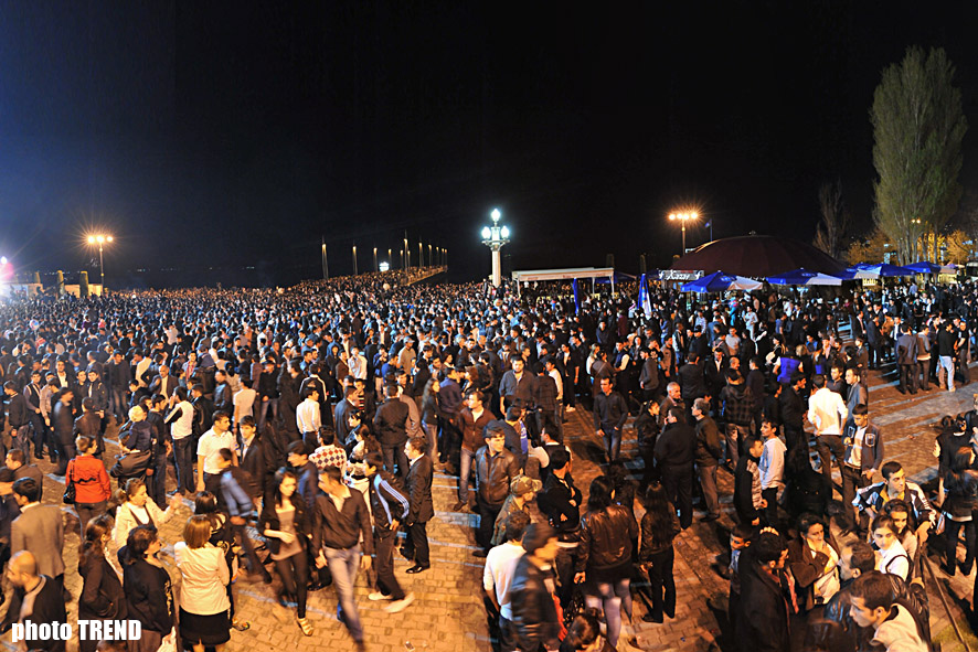 Milli parkda bayram konserti və möhtəşəm atəşfəşanlıq - FOTOSESSİYA