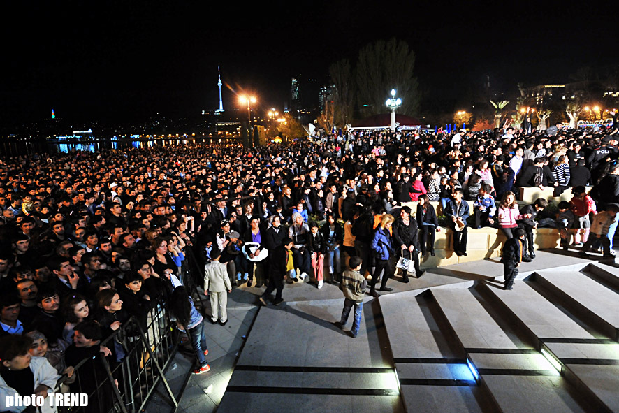 Milli parkda bayram konserti və möhtəşəm atəşfəşanlıq - FOTOSESSİYA