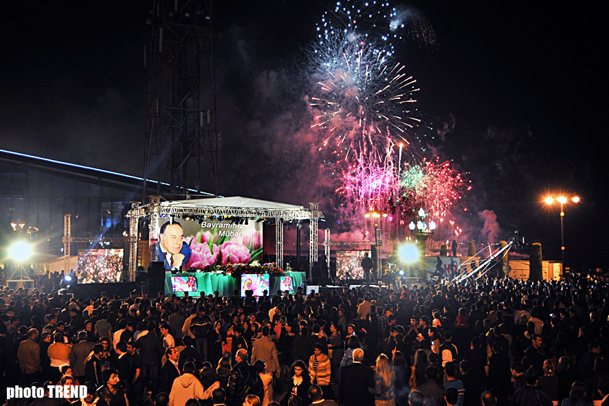 Milli parkda bayram konserti və möhtəşəm atəşfəşanlıq - FOTOSESSİYA