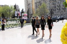 Azərbaycan Prezidenti və xanımı Gül bayramında olublar (FOTO)
