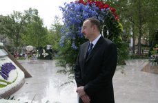 Azərbaycan Prezidenti və xanımı Gül bayramında olublar (FOTO)