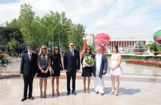 Azərbaycan Prezidenti və xanımı Gül bayramında olublar (FOTO)