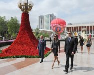 Azərbaycan Prezidenti və xanımı Gül bayramında olublar (FOTO)