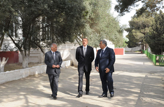 Prezident İlham Əliyev: Elə etməliyik ki, Bakıətrafı qəsəbələr də öz müasirliyi, gözəlliyi, təmizliyi ilə seçilsin (ƏLAVƏ OLUNUB) (FOTO)