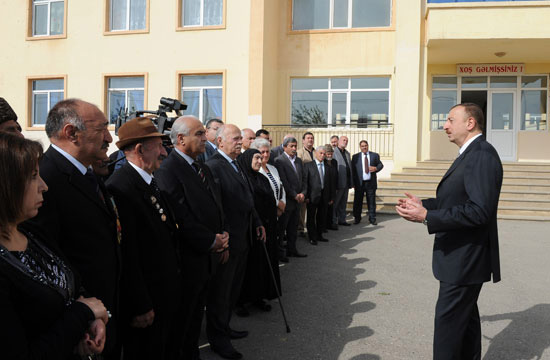 Prezident İlham Əliyev: Elə etməliyik ki, Bakıətrafı qəsəbələr də öz müasirliyi, gözəlliyi, təmizliyi ilə seçilsin (ƏLAVƏ OLUNUB) (FOTO)