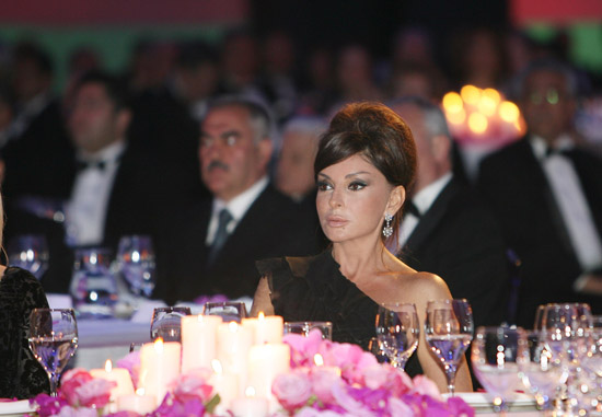 Mehriban Əliyeva: Bu gün Heydər Əliyev Fondunun ən böyük uğuru Azərbaycan xalqının inamını və hörmətini qazanmaq olub (FOTO)