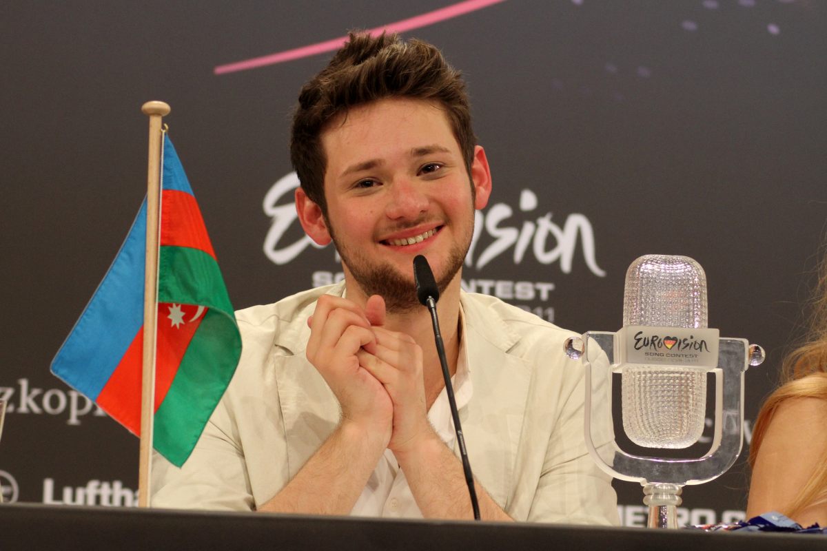 "Avroviziya 2011" qalibləri Eldar Qasımov və Nigar Camal  mətbuat konfransını Müslüm Maqomayevin "Azərbaycan" mahnısı ilə açdılar (FOTOSESSIYA)