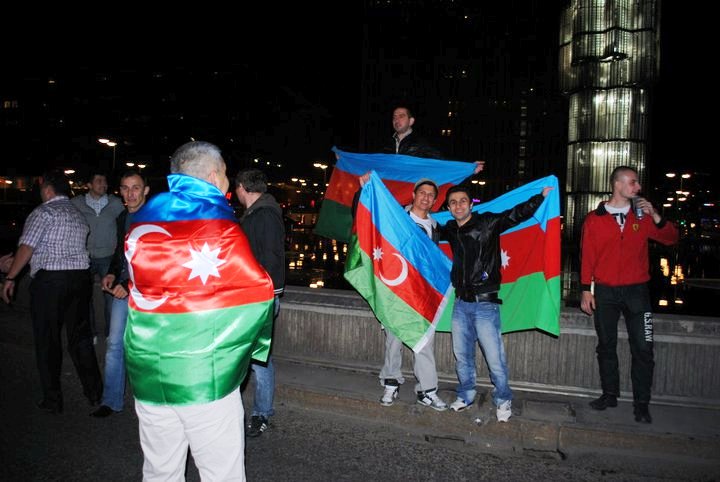 "Avroviziya 2011" qalibiyyəti Stokqolm küçələrində qeyd edilib