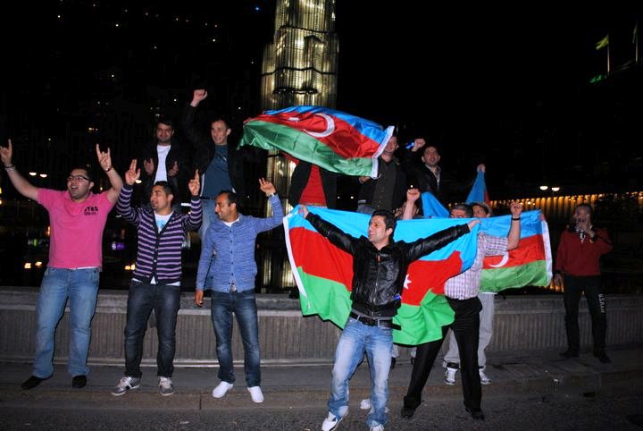 "Avroviziya 2011" qalibiyyəti Stokqolm küçələrində qeyd edilib