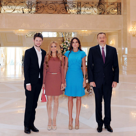 Prezident İlham Əliyev və xanımı "Eurovision-2011" mahnı müsabiqəsində qələbə qazanmış Azərbaycan nümayəndələrini qəbul edib (ƏLAVƏ OLUNUB) (FOTO)