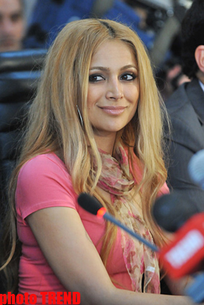 "Eurovision-2011"-in qalibi həyəcanlı olduğundan Azərbaycan bayrağını səhnəyə çıxarmayıb (FOTO)