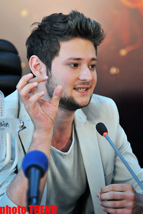 "Eurovision-2011"-in qalibi həyəcanlı olduğundan Azərbaycan bayrağını səhnəyə çıxarmayıb (FOTO)