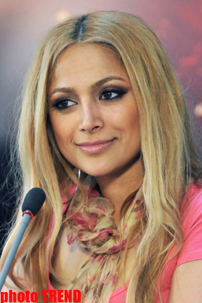 "Eurovision-2011"-in qalibi həyəcanlı olduğundan Azərbaycan bayrağını səhnəyə çıxarmayıb (FOTO)