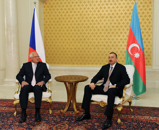 Azərbaycan və Çexiya prezidentlərinin təkbətək görüşü keçirilib (FOTO)