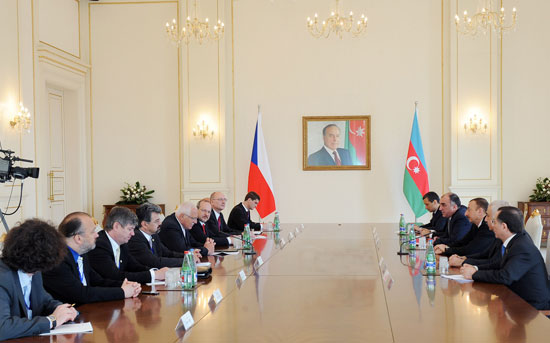 Prezident İlham Əliyev: Azərbaycan və Çexiya əlaqələri çox uğurla inkişaf edir (FOTO)