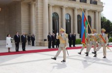 Çexiya Prezidenti Vatslav Klausun rəsmi qarşılanma mərasimi olub (FOTO)