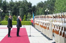 Çexiya Prezidenti Vatslav Klausun rəsmi qarşılanma mərasimi olub (FOTO)