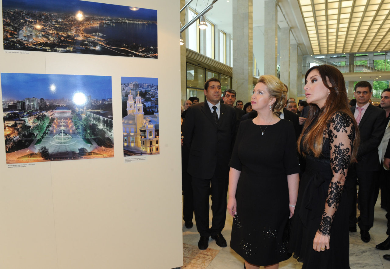 Azərbaycan və Rusiyanın birinci xanımları görüşüblər (FOTO)