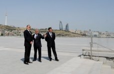 Azərbaycan Prezidenti Dövlət Bayrağı Meydanının ətrafında həyata keçirilən abadlıq işləri ilə tanış olub (FOTO)